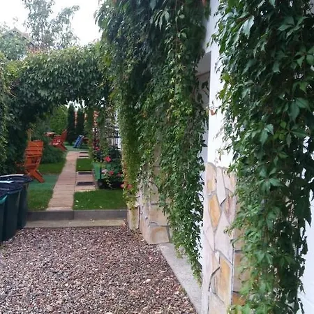 ホームステイ Morska Bryza -pokoje Goscinne Na Trasie R10 ダルウォボ