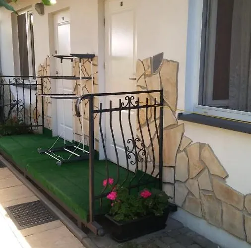 Morska Bryza -pokoje Goscinne Na Trasie R10