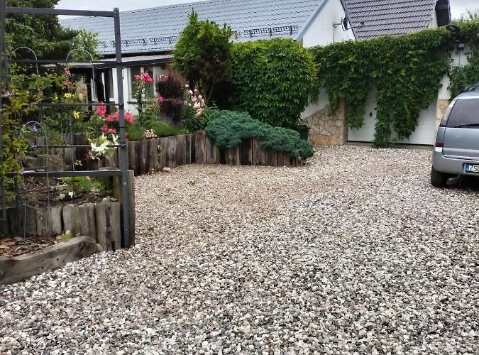 Morska Bryza -pokoje Goscinne Na Trasie R10 * 达尔沃沃