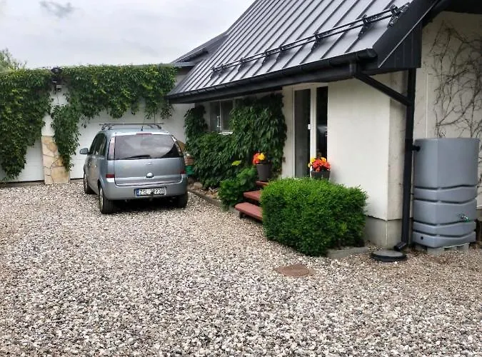 Homestay Morska Bryza -pokoje Goscinne Na Trasie R10 Darlowo